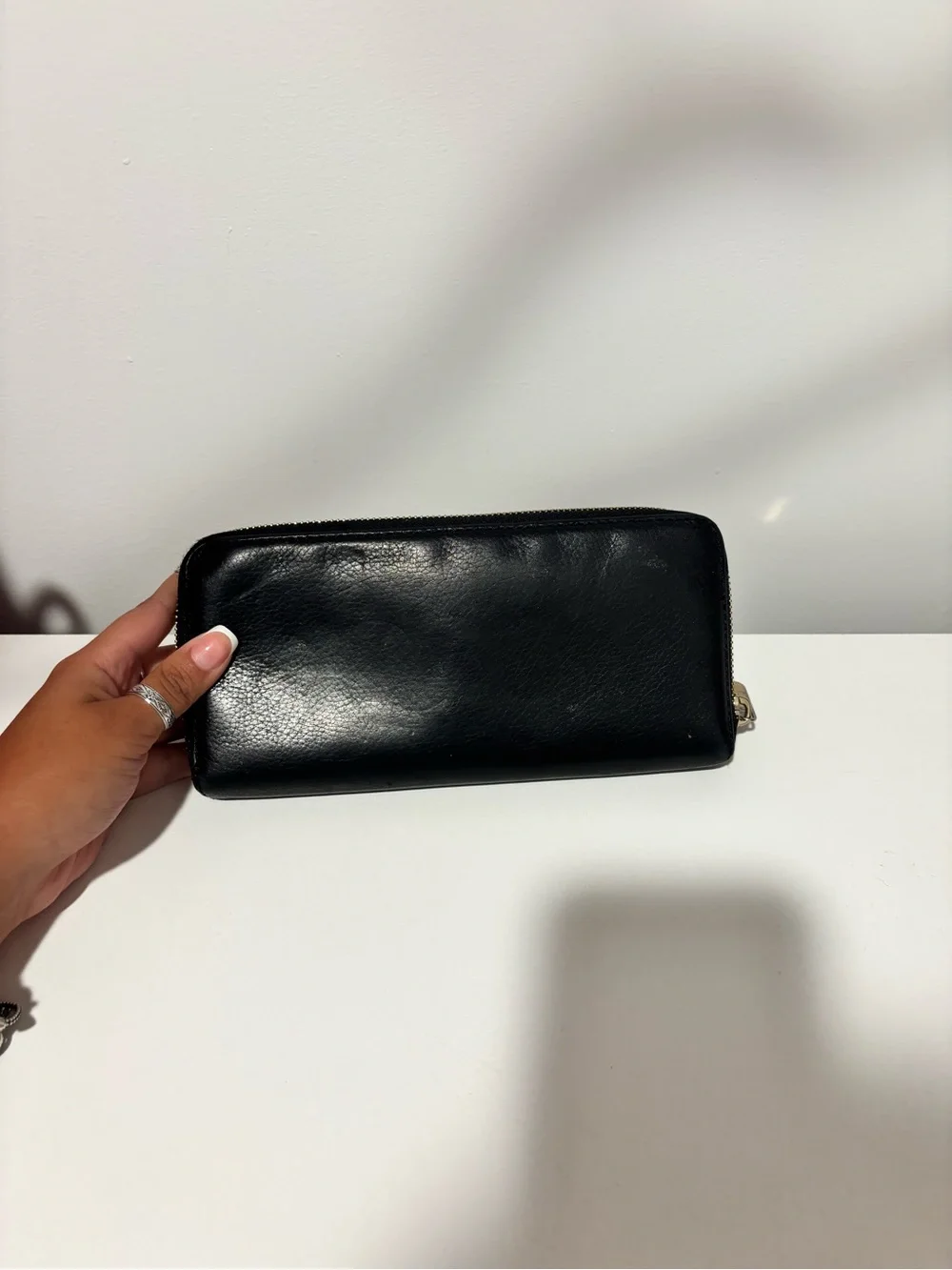 💕Michael Kors Black Leather Zip-Around Wallet with Gold Plaque💕